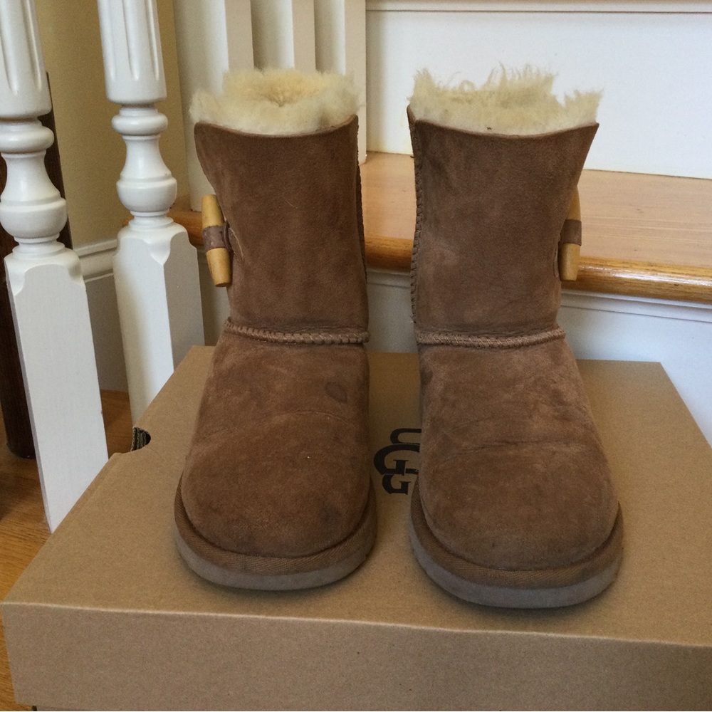 Ugg boots tan in size 7